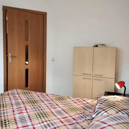 Spacious Flat, With Free Parking & Air Conditioning Floreşti المظهر الخارجي الصورة