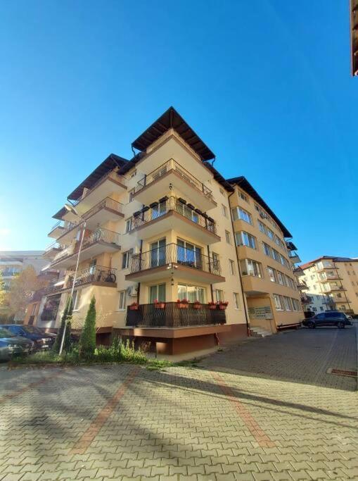 Spacious Flat, With Free Parking & Air Conditioning Floreşti المظهر الخارجي الصورة
