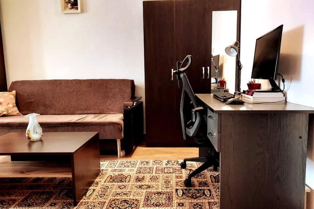Spacious Flat, With Free Parking & Air Conditioning Floreşti المظهر الخارجي الصورة