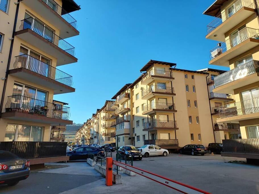 Spacious Flat, With Free Parking & Air Conditioning Floreşti المظهر الخارجي الصورة