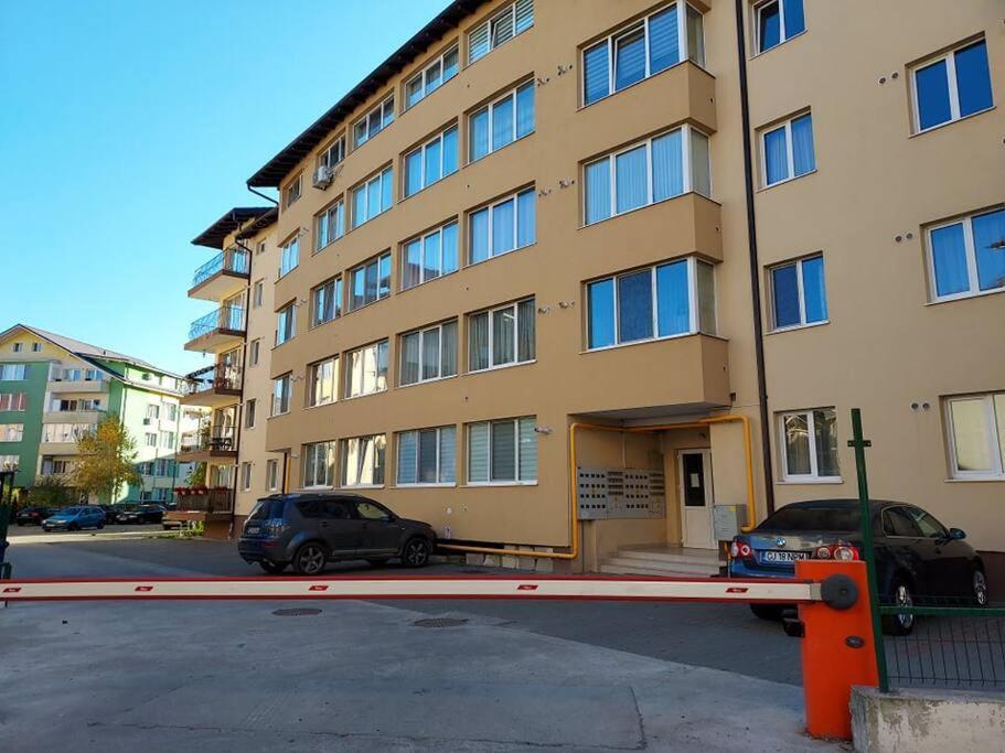 Spacious Flat, With Free Parking & Air Conditioning Floreşti المظهر الخارجي الصورة